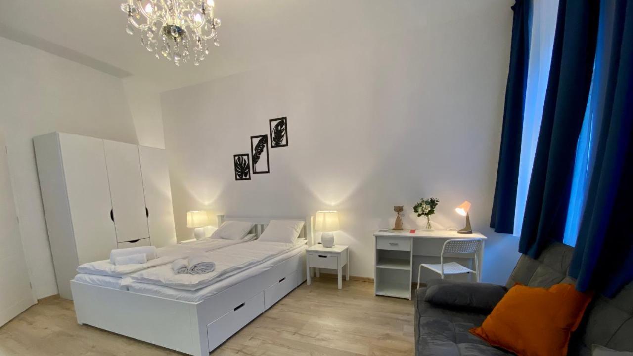Top Class Apartments In Carlsbad Karlsbad Eksteriør billede