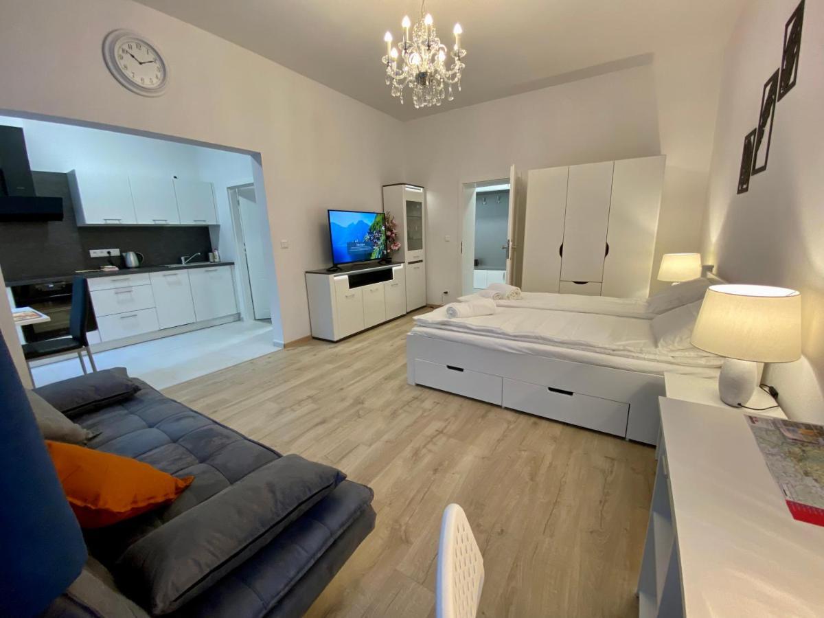 Top Class Apartments In Carlsbad Karlsbad Eksteriør billede