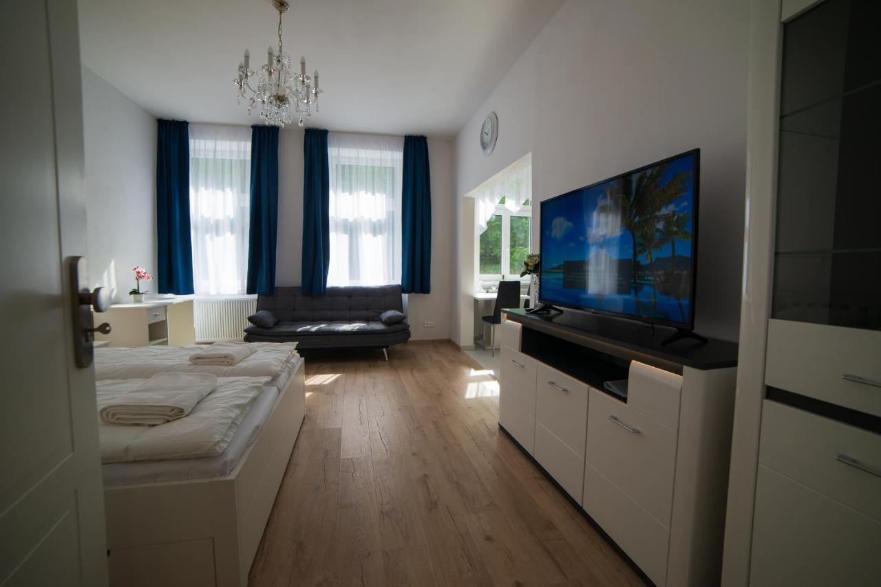 Top Class Apartments In Carlsbad Karlsbad Eksteriør billede