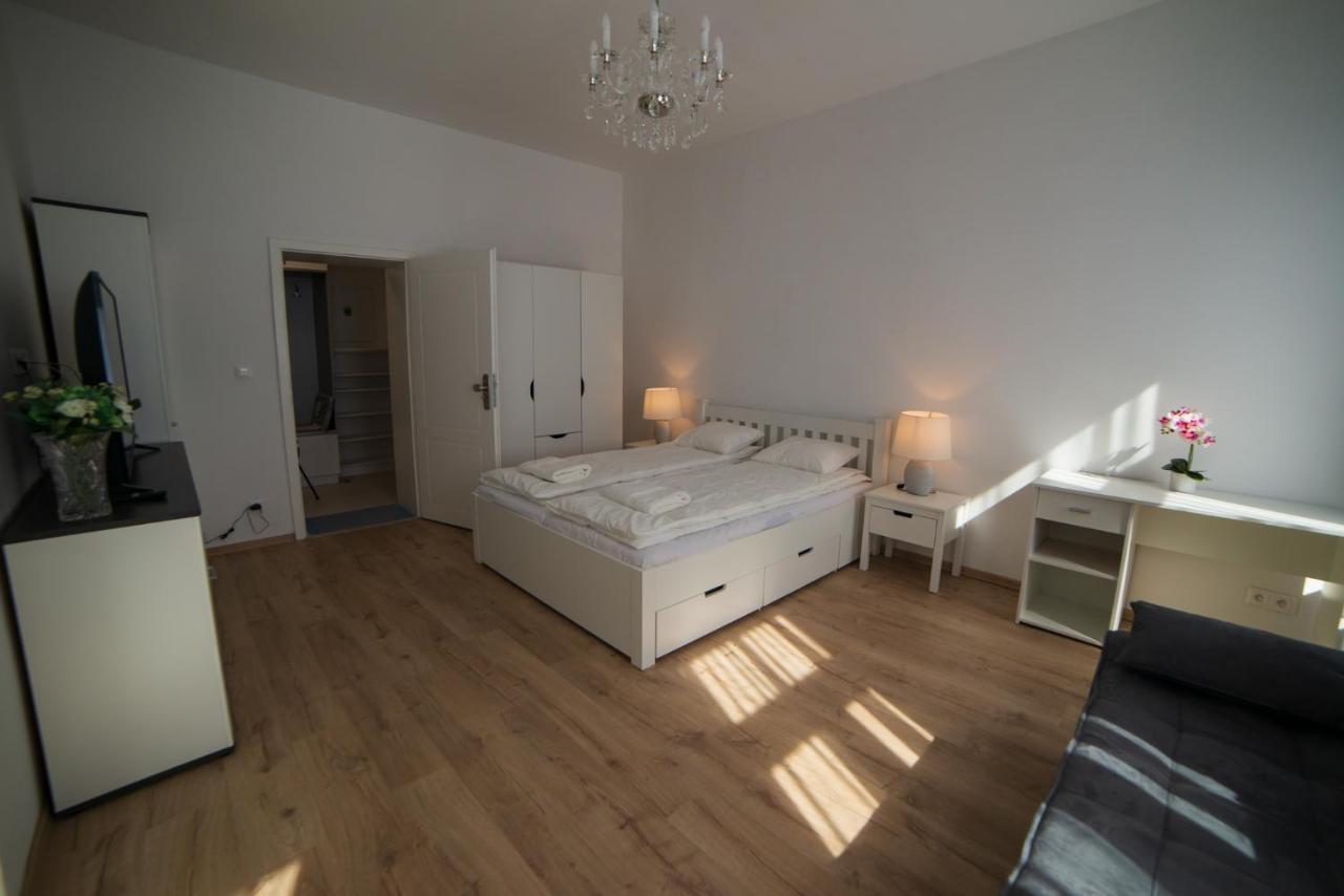 Top Class Apartments In Carlsbad Karlsbad Eksteriør billede