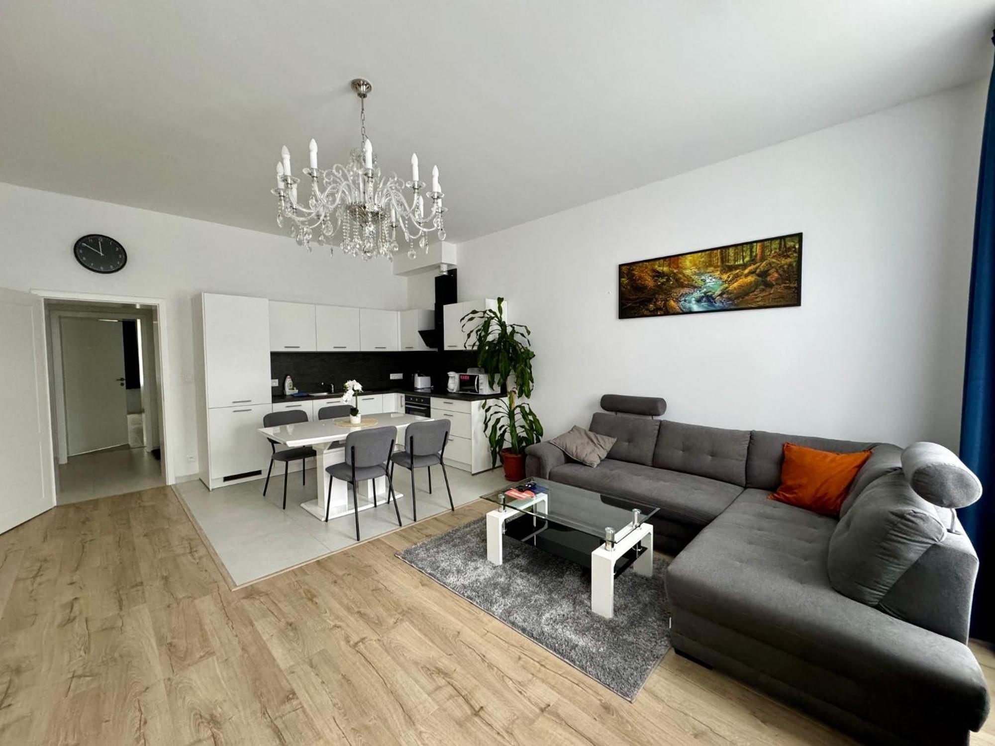 Top Class Apartments In Carlsbad Karlsbad Eksteriør billede